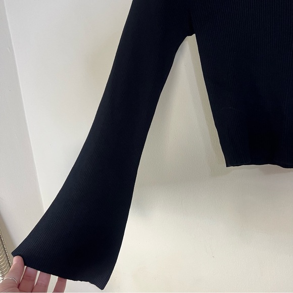 Wide wrist Black Long Sleeve Top - Picture 2 of 3